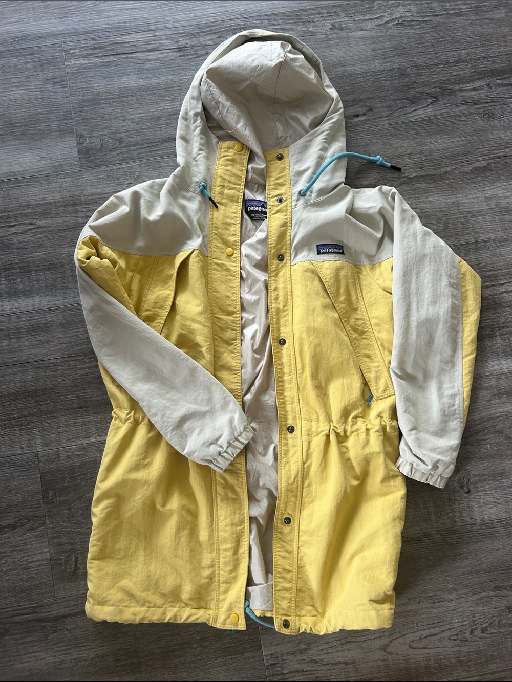Patagonia Yellow and Cream Hooded Rain Anorak-Skyforest Xs